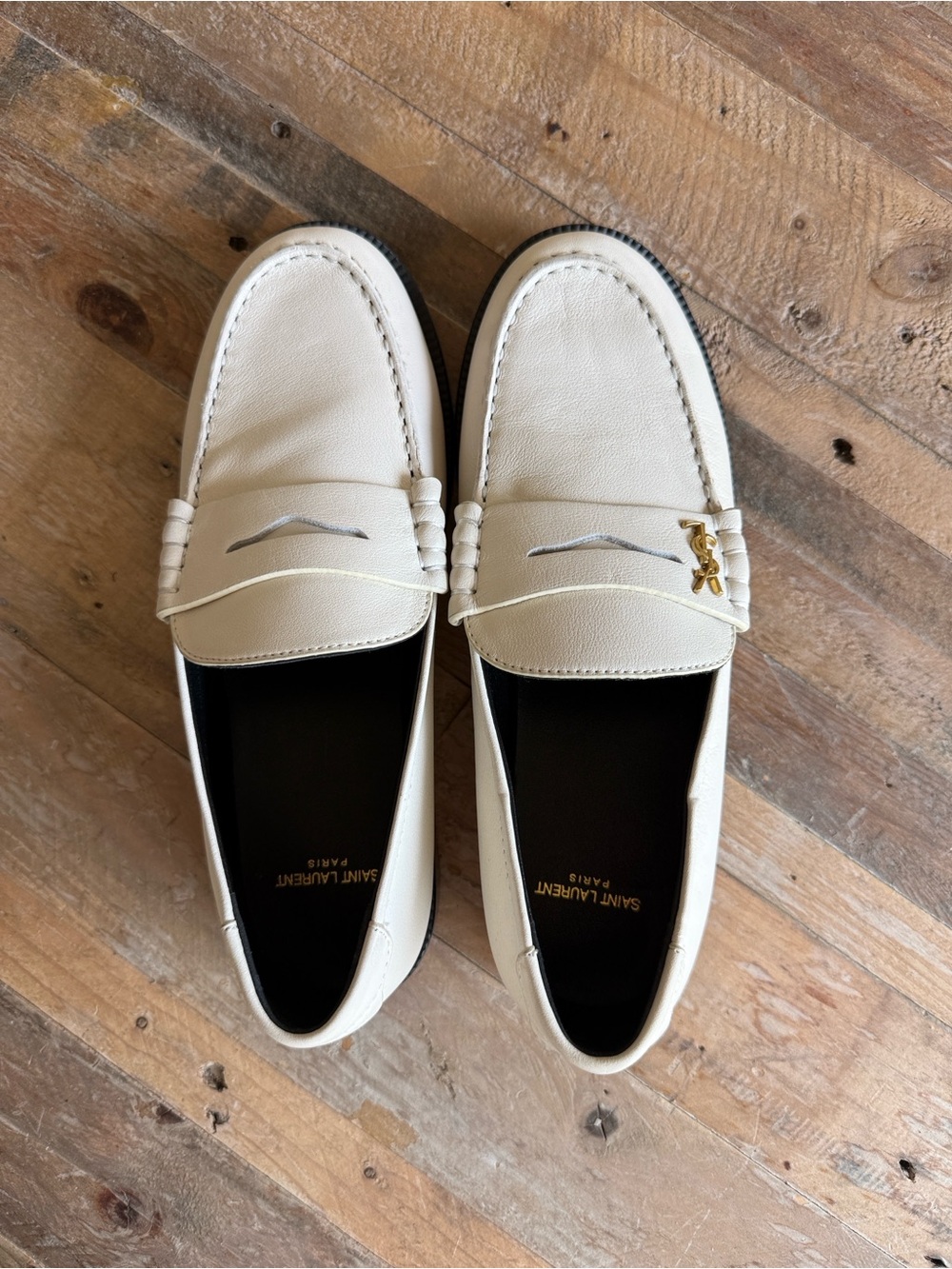 SAINT LAURENT Le Loafer in Pearl - Picture 2 of 9